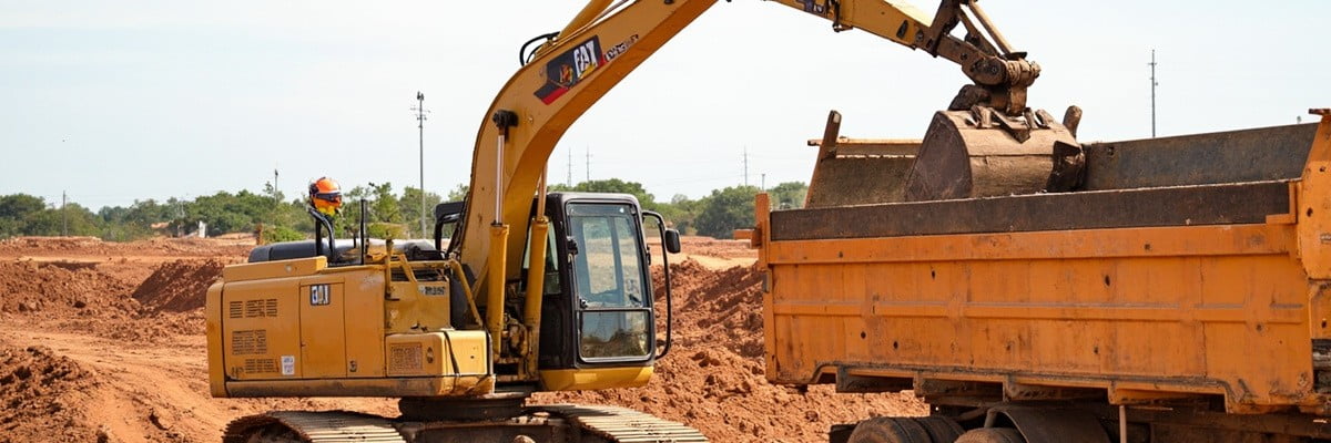 Cat 320D Komatsu Pc200 61B