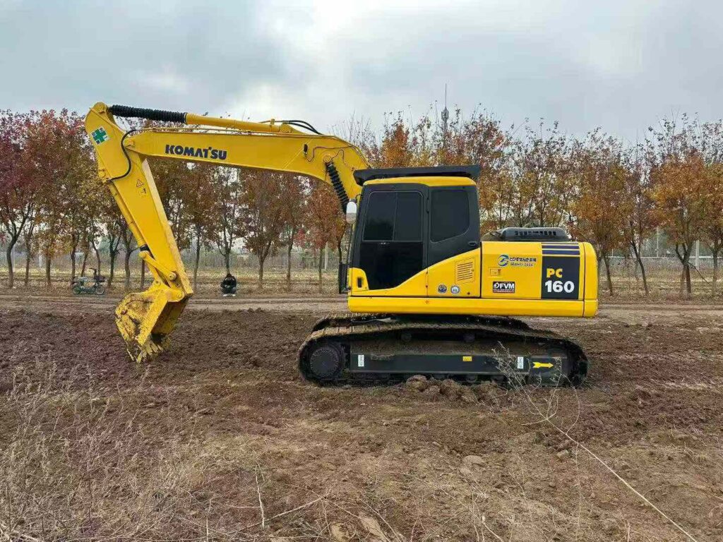 KOMATSU PC160