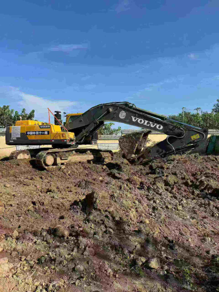 VOLVO EC360DL