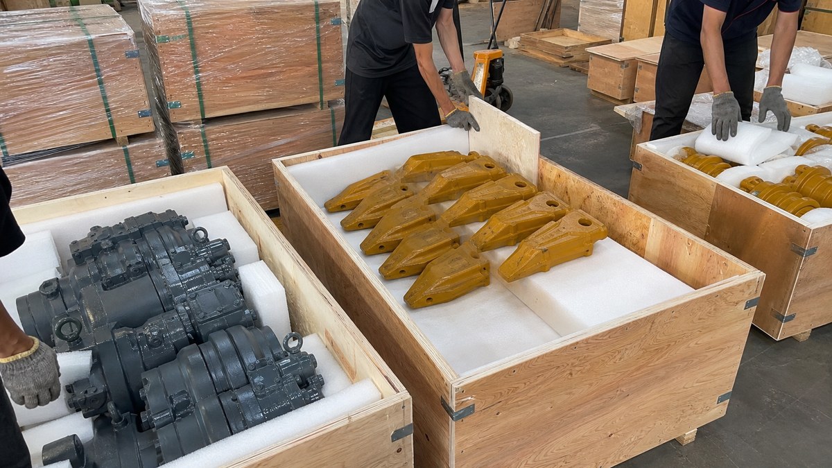 Excavator spare parts export packing evidence