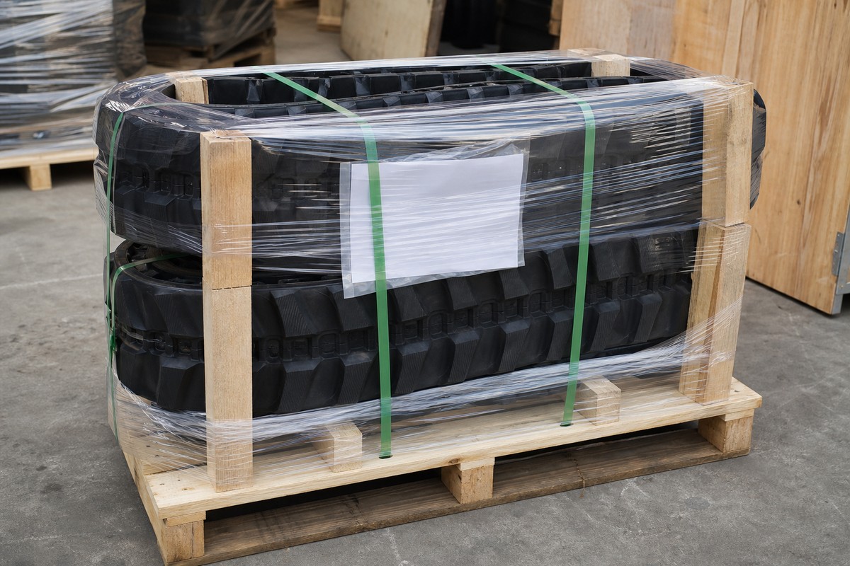 Mini excavator rubber track export packing proof