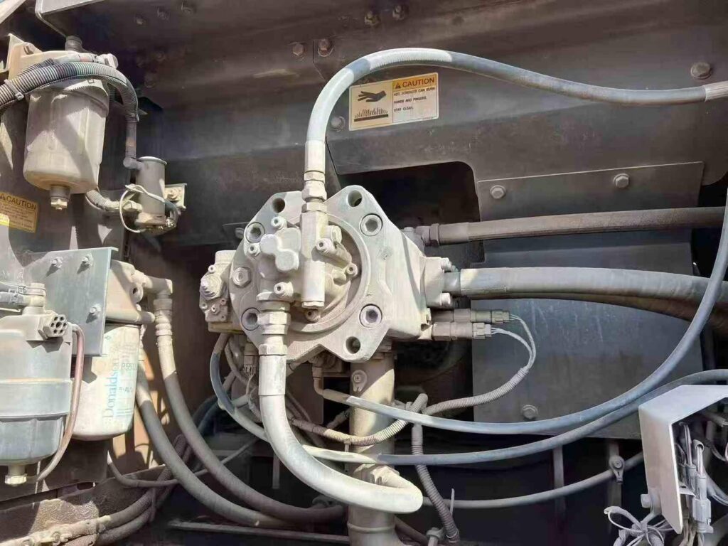 CASE 300 used excavator photo 6