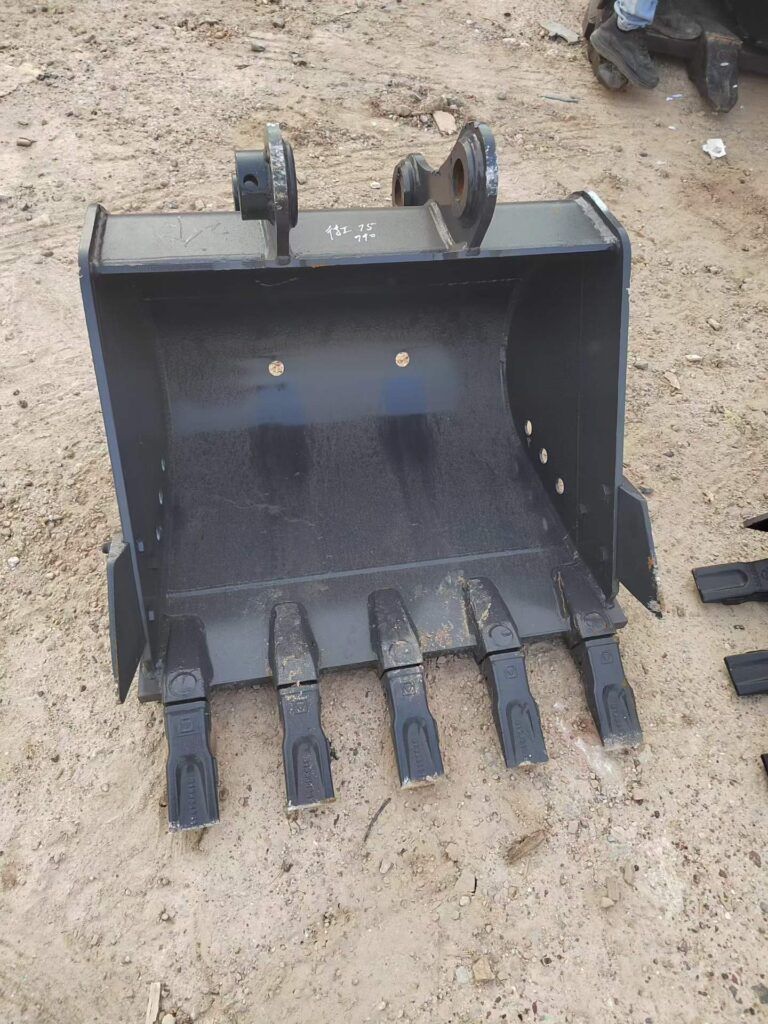 CAT 307, SANY 75, XCMG 75, KOMATSU 60 Excavator Bucket spare parts photo 1