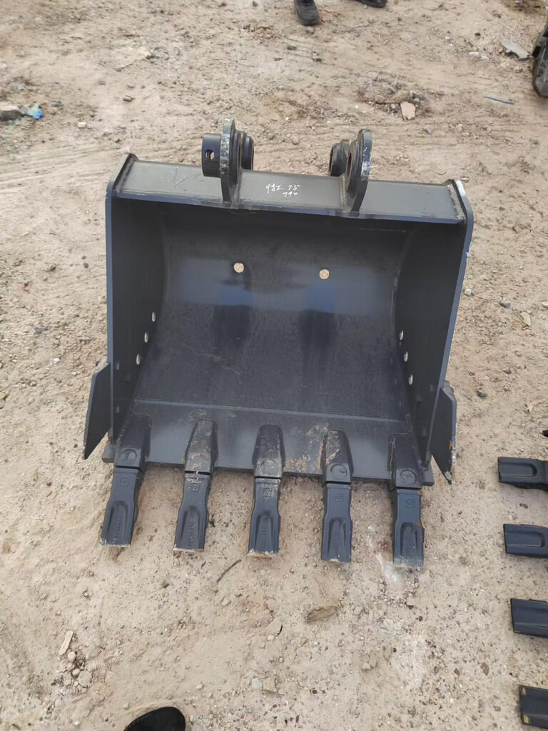 CAT 307, SANY 75, XCMG 75, KOMATSU 60 Excavator Bucket spare parts photo 5