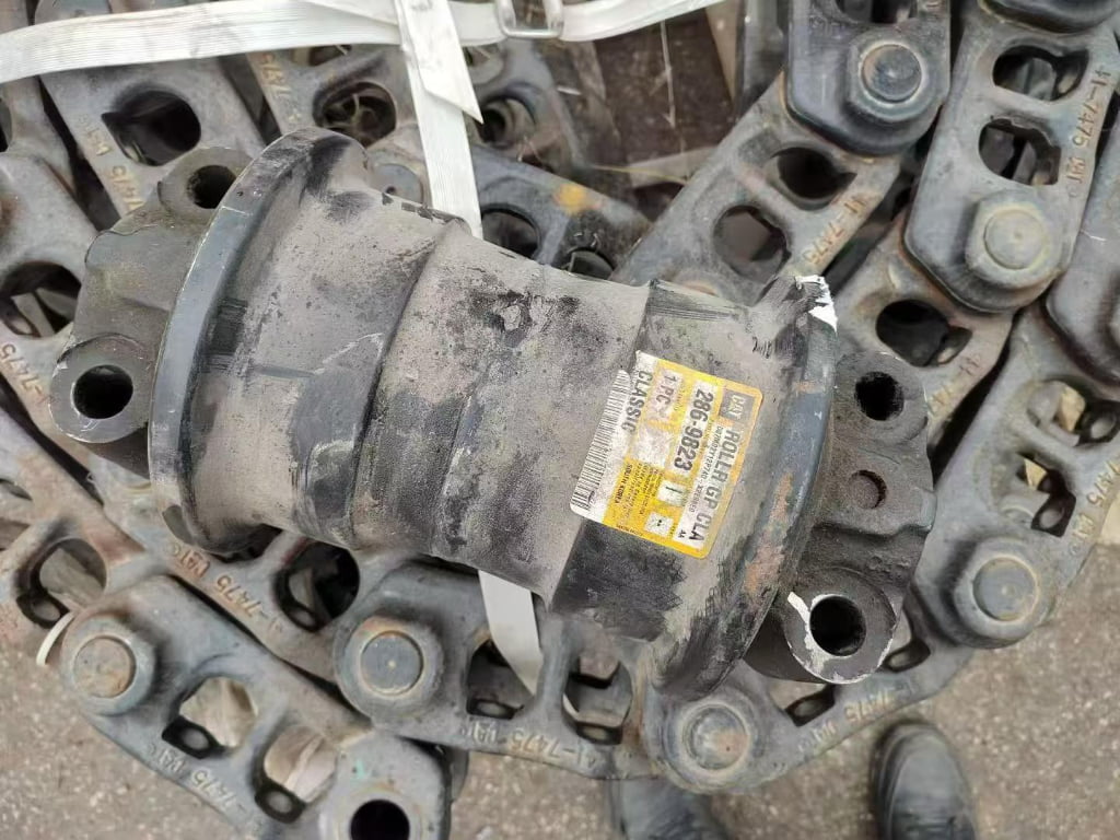 CAT 312, CAT 313 Track Roller spare parts photo 1