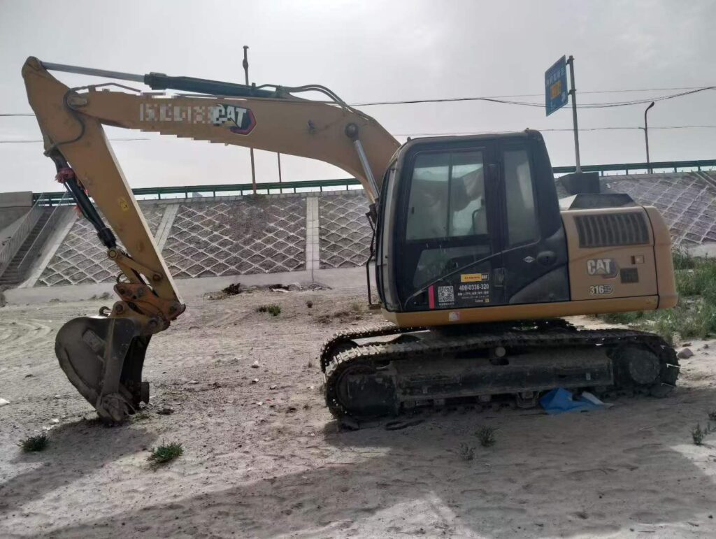 CAT 313 used excavator photo 1