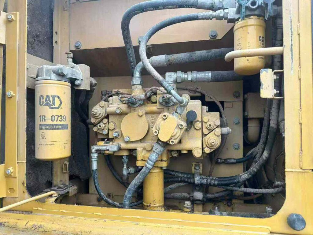 CAT 315 used excavator photo 9
