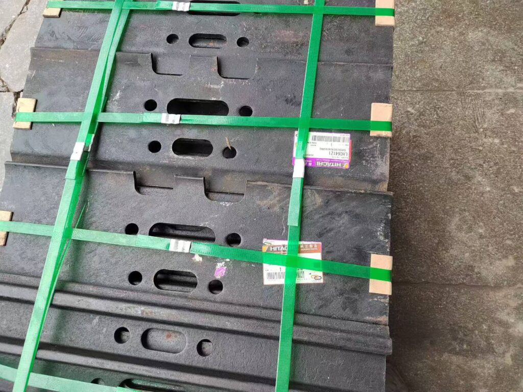 CAT 320, HITACHI 200, HITACHI 130 Track Shoe / Track Pad spare parts photo 2