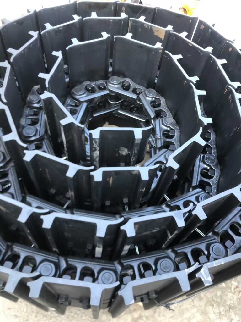 CAT 320, VOLVO 55 Track Chain Assembly spare parts photo 3