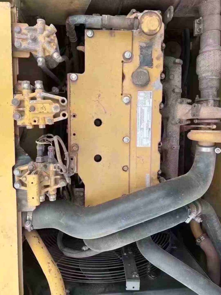 CAT 320D2 used excavator photo 8