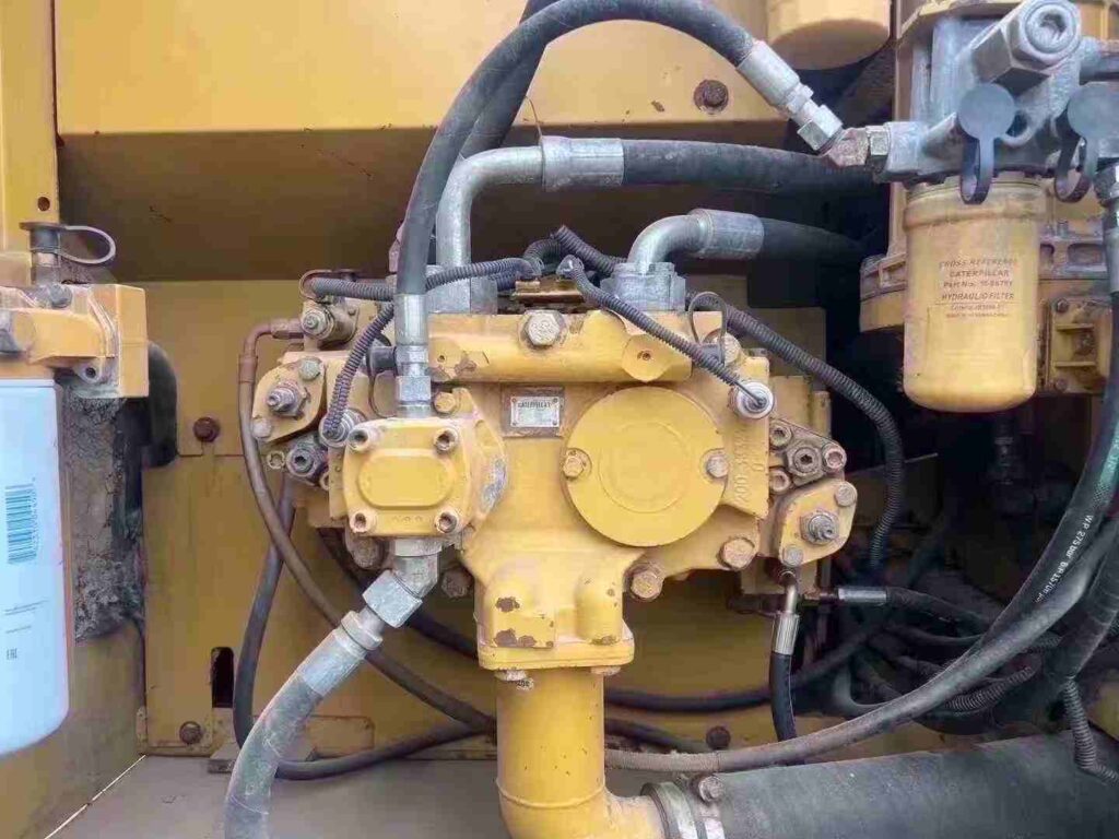 CAT 320D2 used excavator photo 9