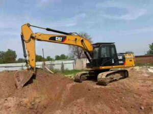CAT 320D2 used excavator photo 1