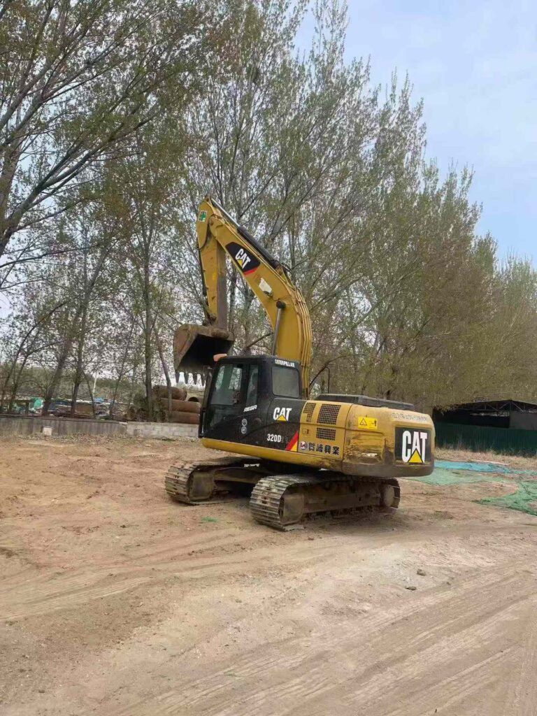 CAT 320D2 used excavator photo 2