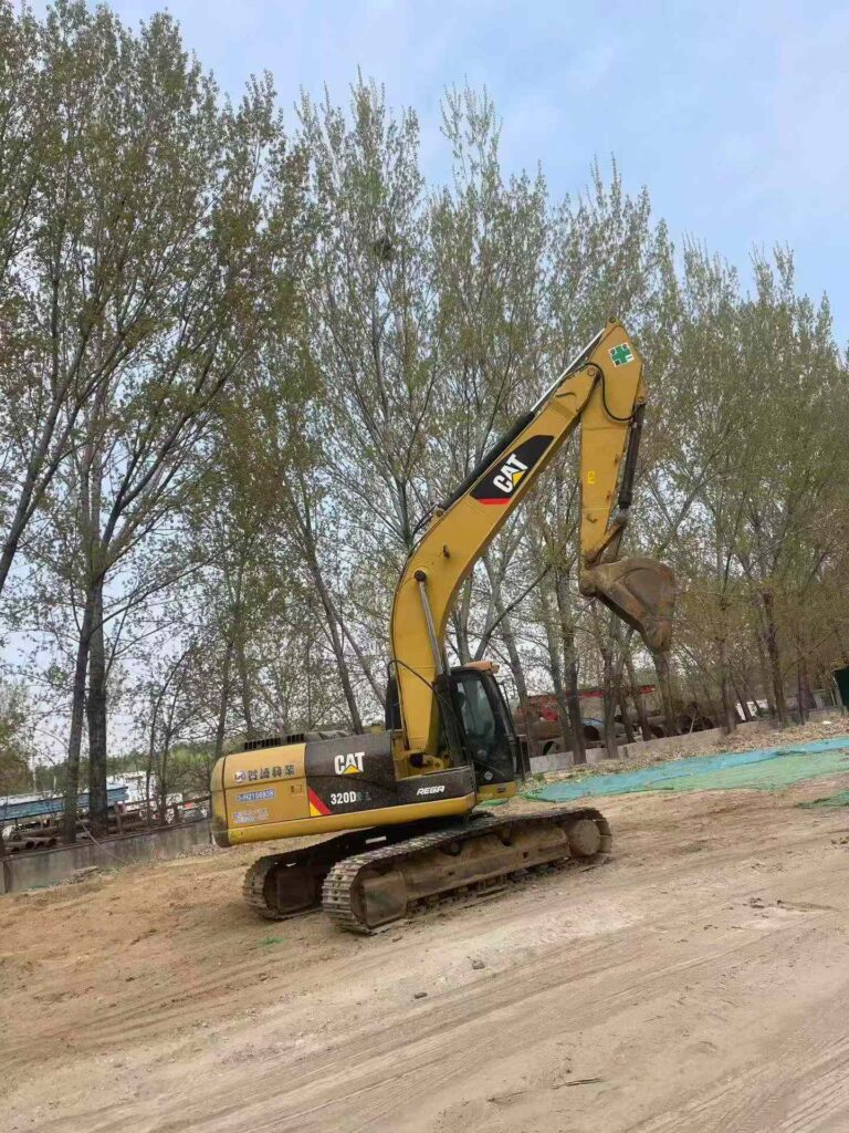 CAT 320D2 used excavator photo 3
