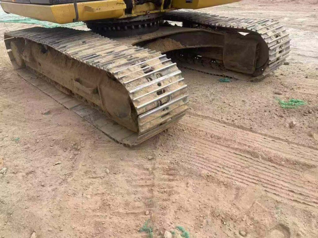 CAT 320D2 used excavator photo 5