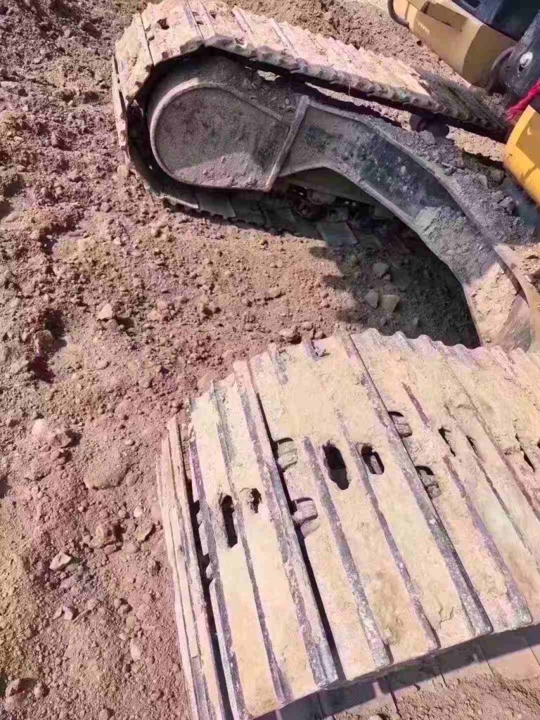 CAT 320D2L used excavator photo 6
