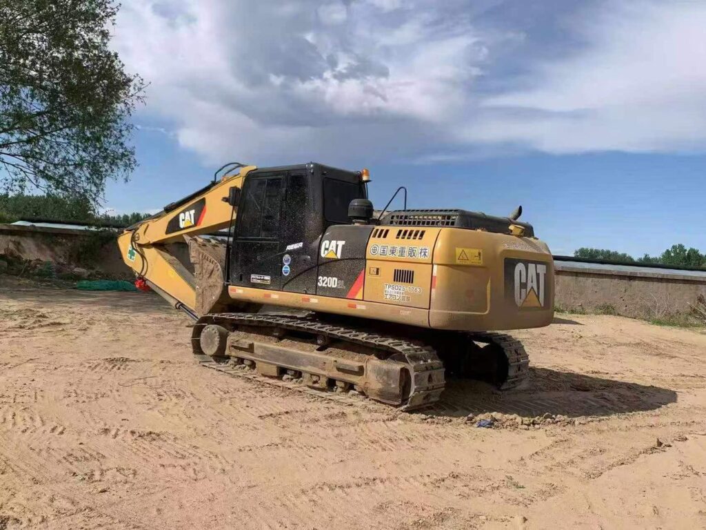 CAT 320D2L used excavator photo 2