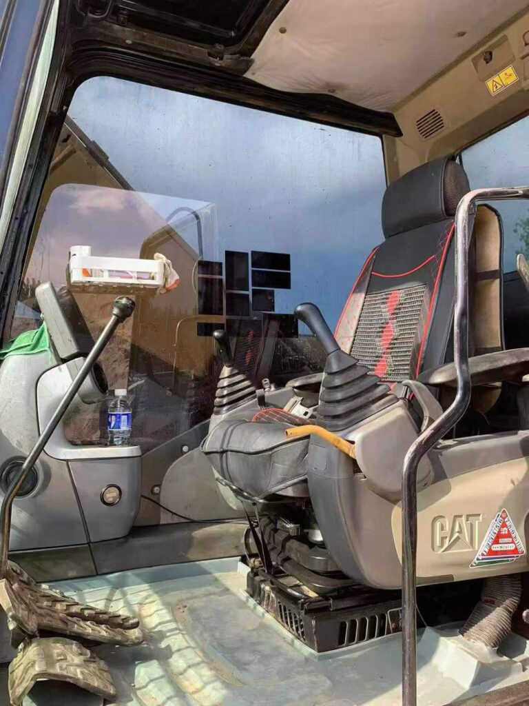 CAT 320D2L used excavator photo 5