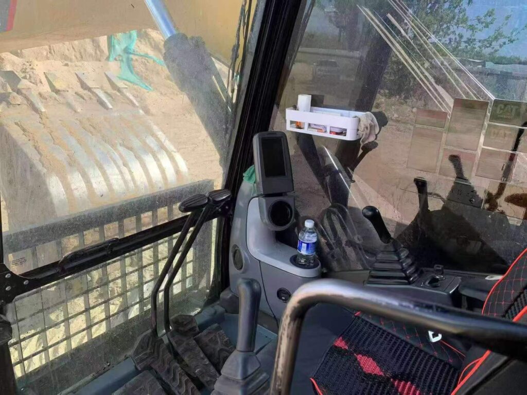 CAT 320D2L used excavator photo 6