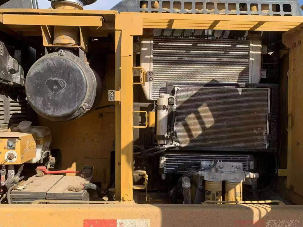 CAT 320D2L used excavator photo 9