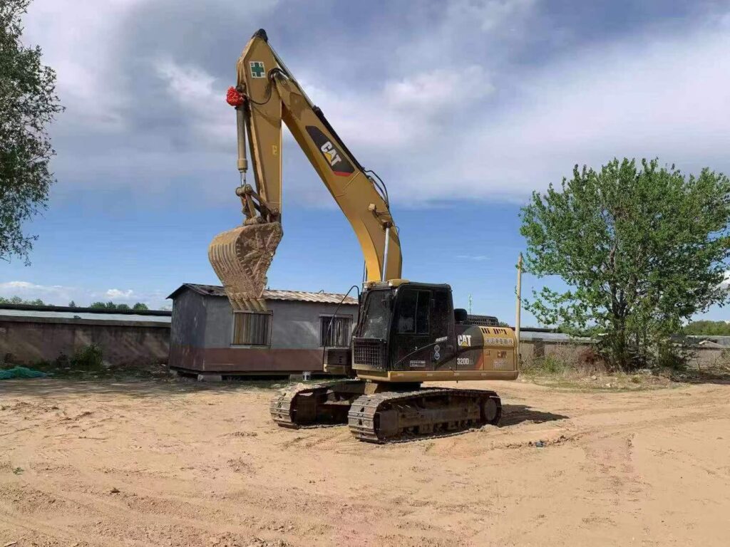 CAT 320D2L used excavator photo 1