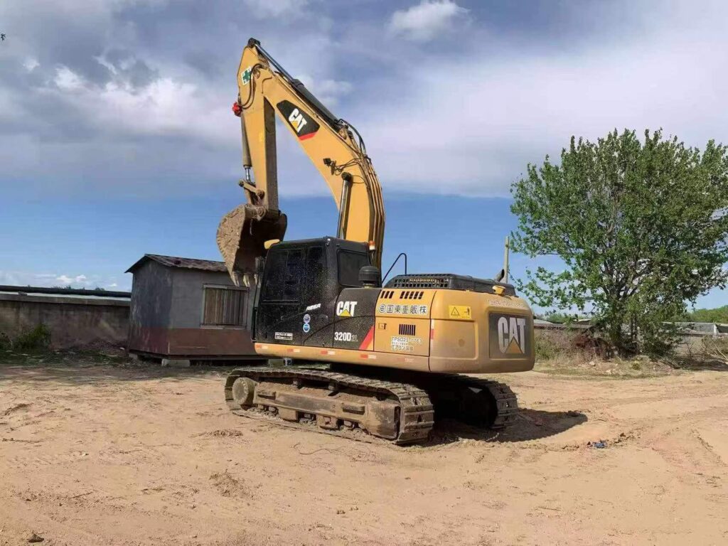 CAT 320D2L used excavator photo 2