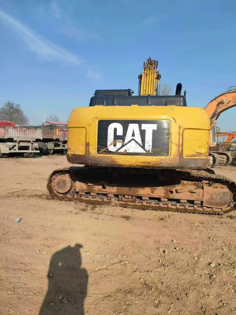 CAT 323 used excavator photo 2