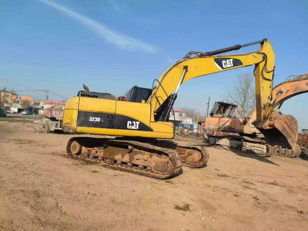 CAT 323 used excavator photo 3