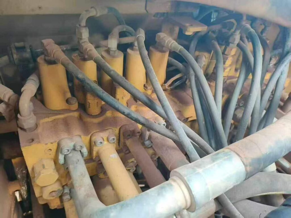 CAT 323 used excavator photo 8
