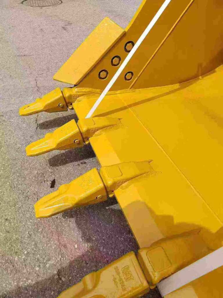 CAT 323 Excavator Bucket spare parts photo 2