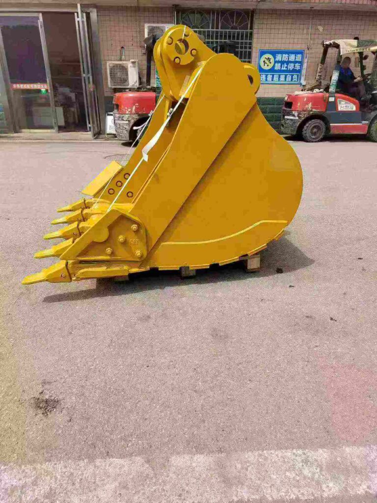 CAT 323 Excavator Bucket spare parts photo 3