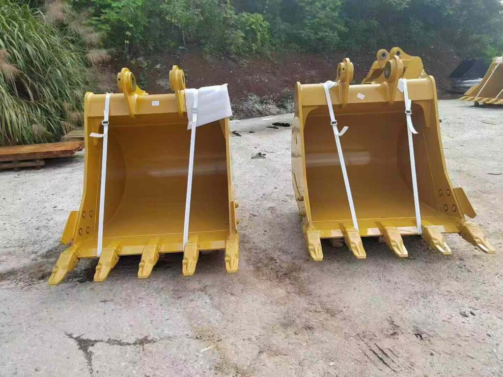 CAT 323 Excavator Bucket spare parts photo 1