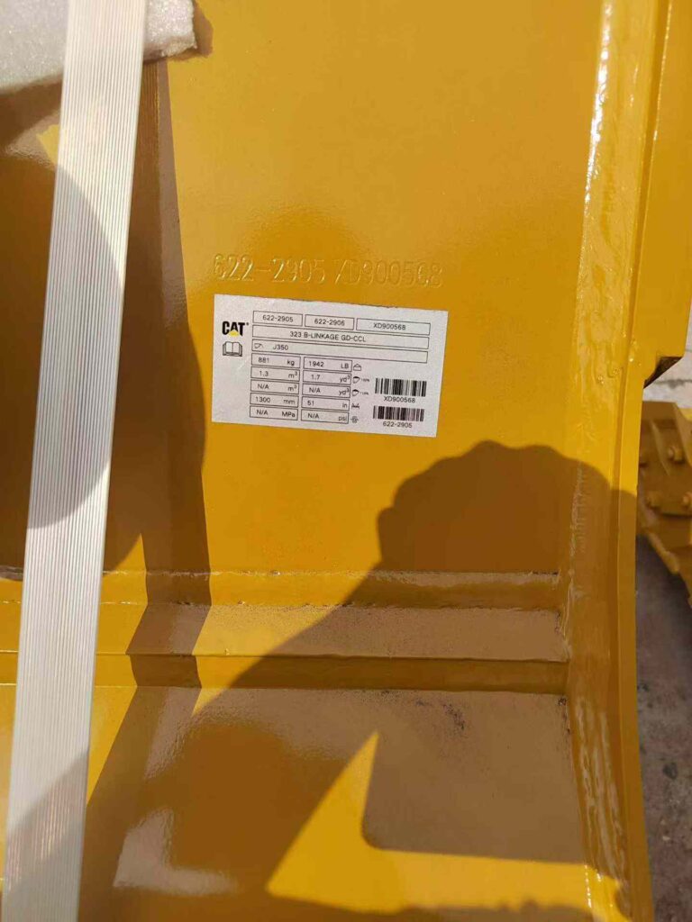 CAT 323 Excavator Bucket spare parts photo 4