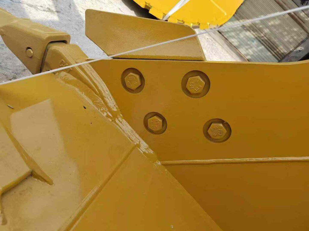 CAT 323 Excavator Bucket spare parts photo 7