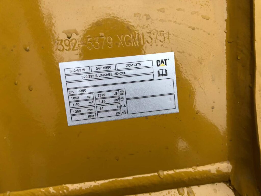 CAT 323 Excavator Bucket spare parts photo 4