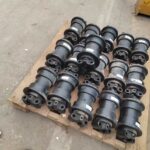CAT 323 Track Roller spare parts photo 5