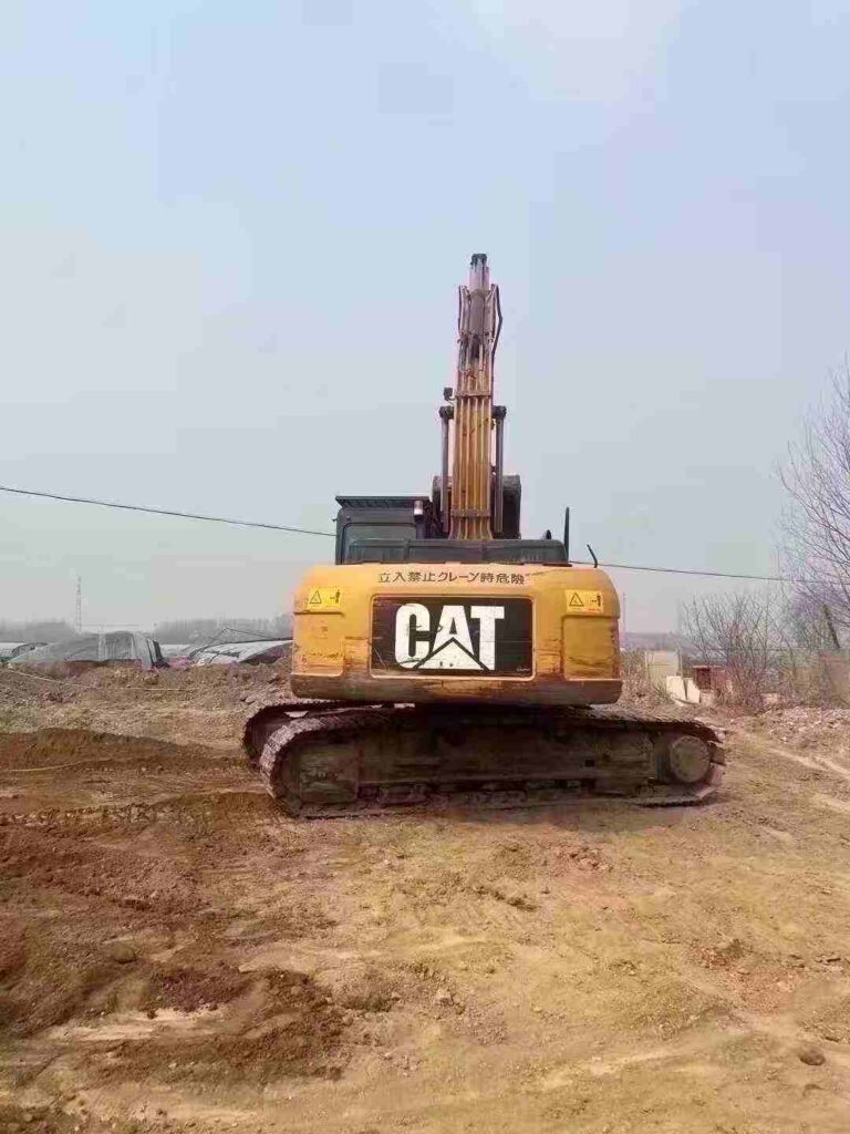 CAT 323D2 used excavator photo 3