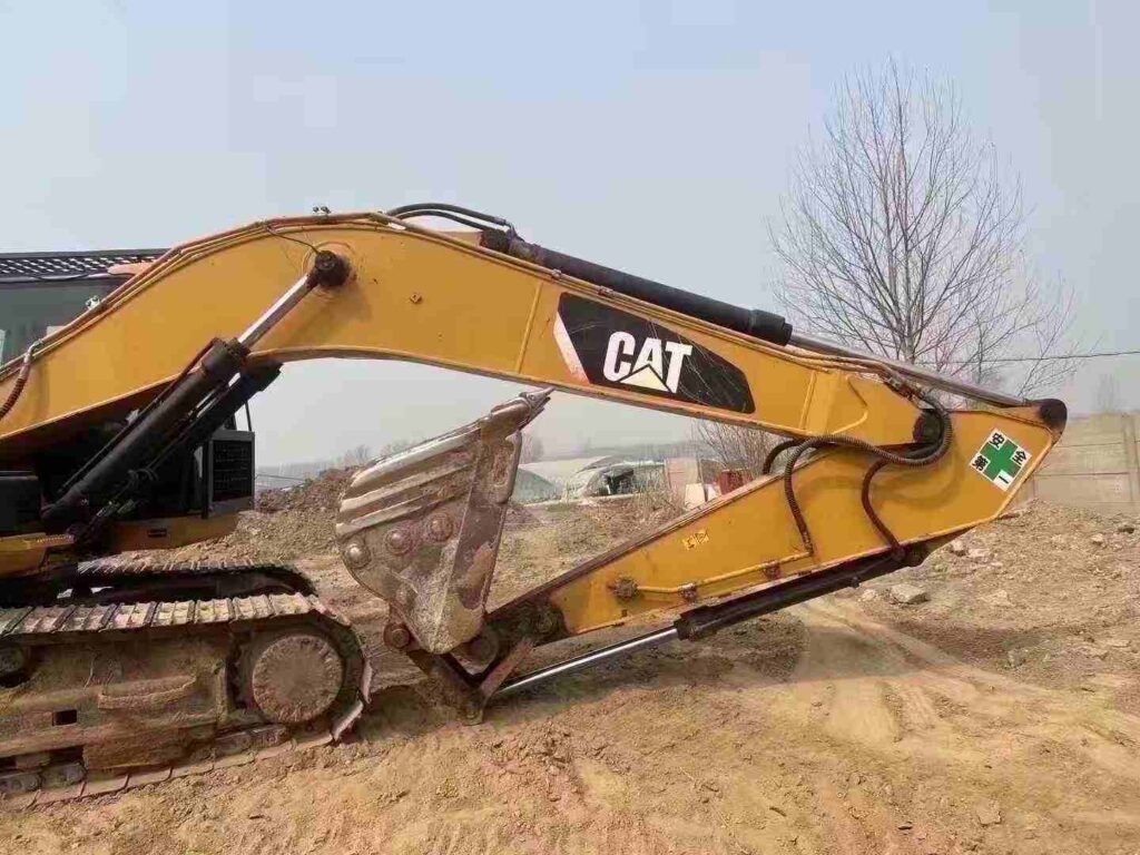 CAT 323D2 used excavator photo 4