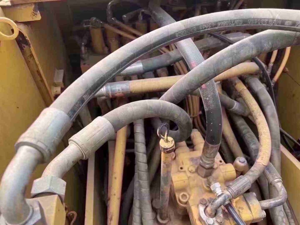 CAT 323D2 used excavator photo 8