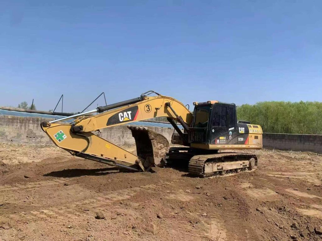 CAT 323D2L used excavator photo 1