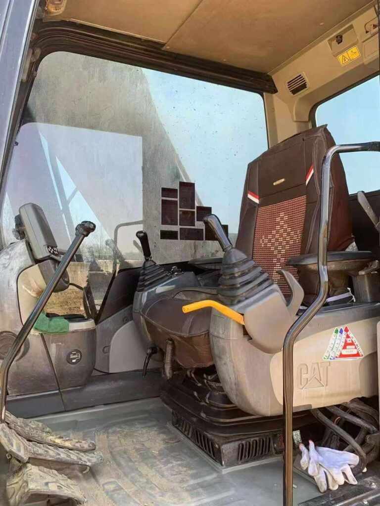 CAT 323D2L used excavator photo 5
