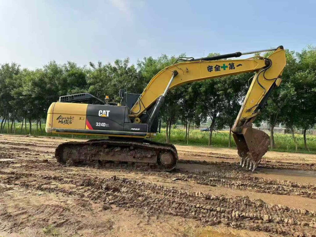 CAT 324 used excavator photo 1
