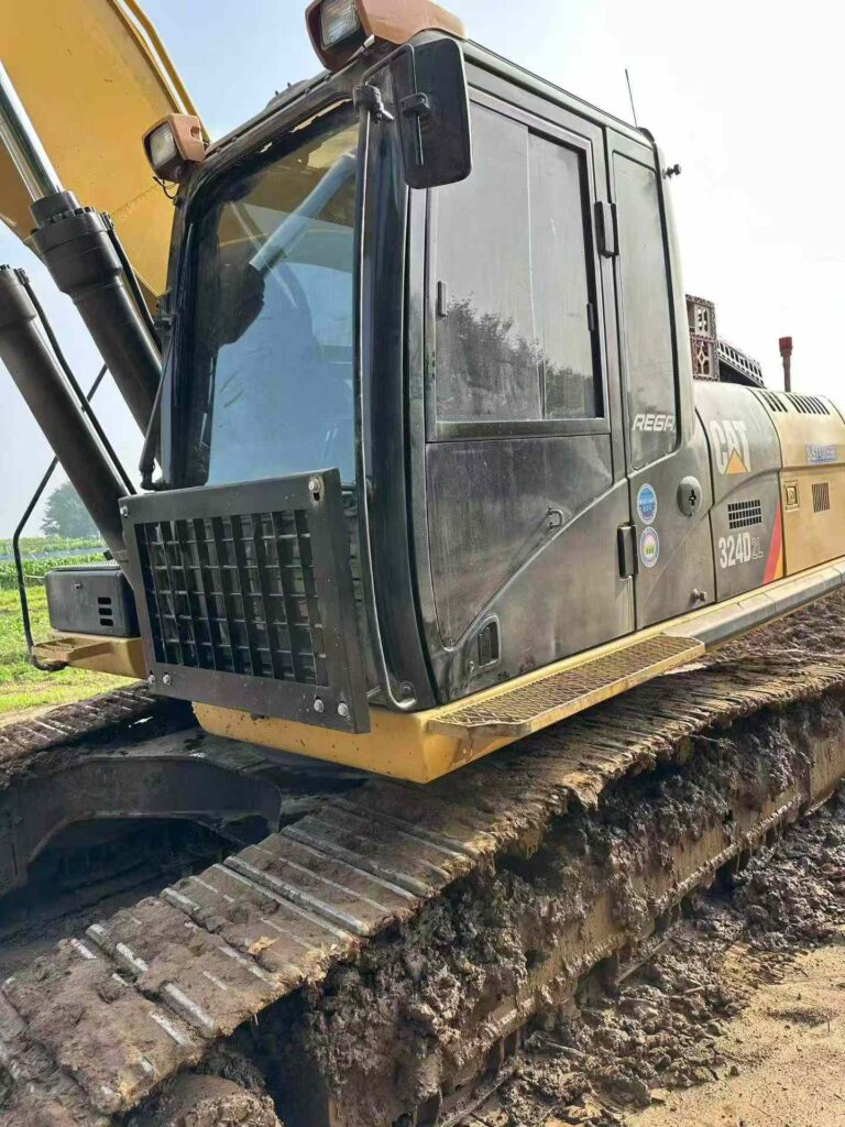 CAT 324 used excavator photo 4