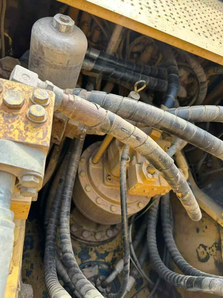 CAT 324 used excavator photo 7
