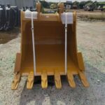 CAT 324 Excavator Bucket spare parts photo 1