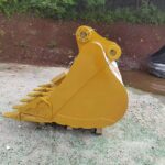CAT 324 Excavator Bucket spare parts photo 3