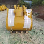 CAT 324 Excavator Bucket spare parts photo 5