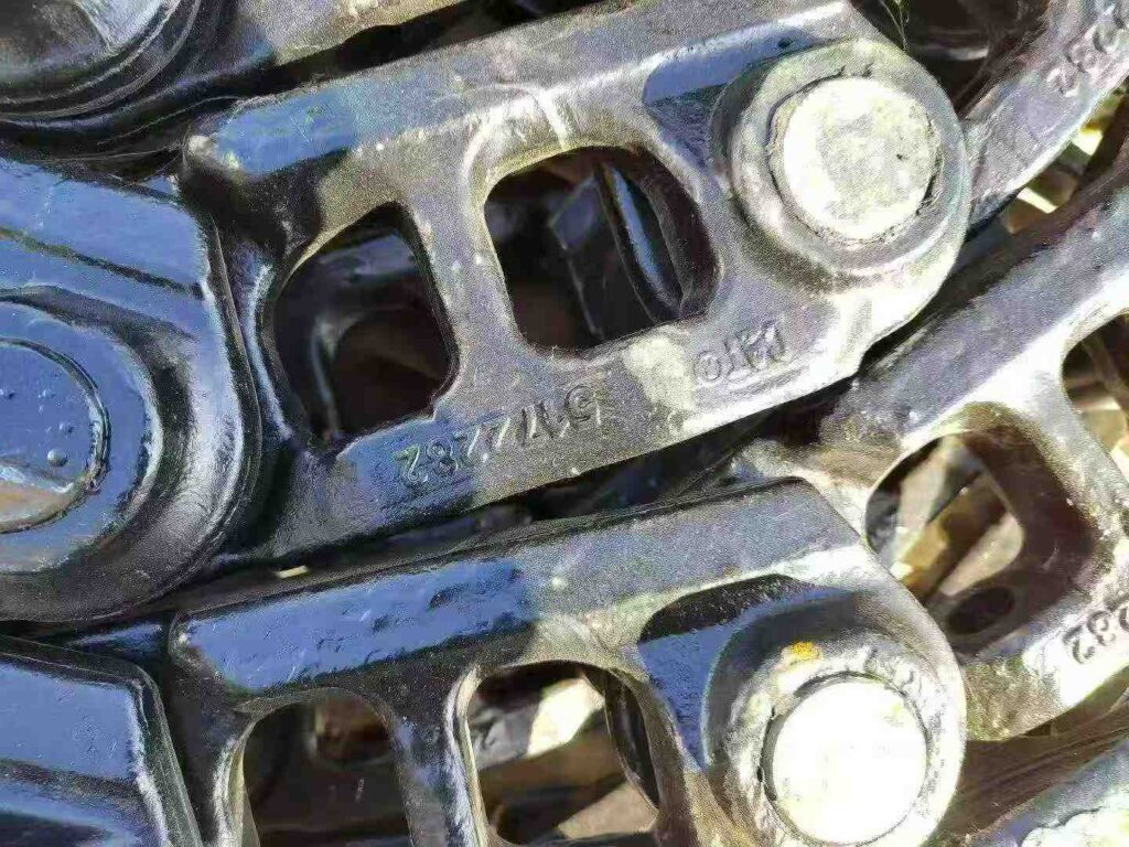 CAT 325 Track Chain Assembly spare parts photo 1