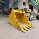 CAT 330 Excavator Bucket spare parts photo 3
