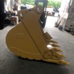 CAT 330 Excavator Bucket spare parts photo 6